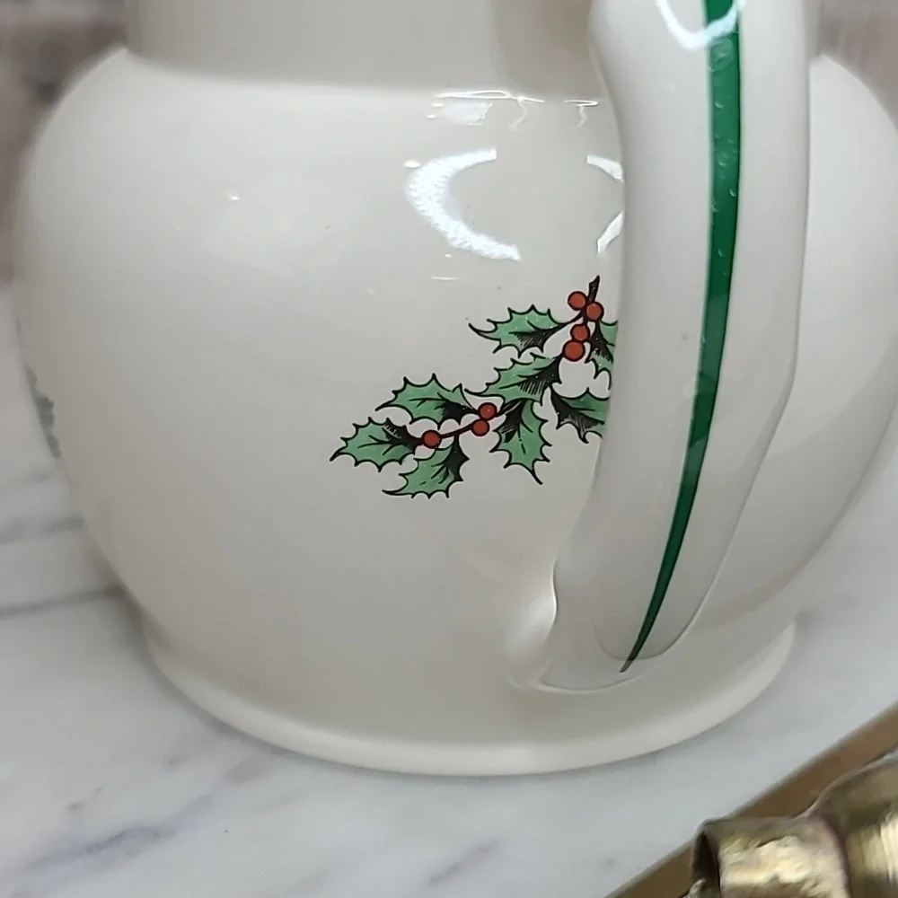 Spode Christmas Tree Mint Vintage Collectible Holiday 24oz Ceramic Jug/Pitcher